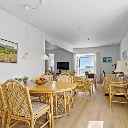 Beautiful In With House Sea View Apartment